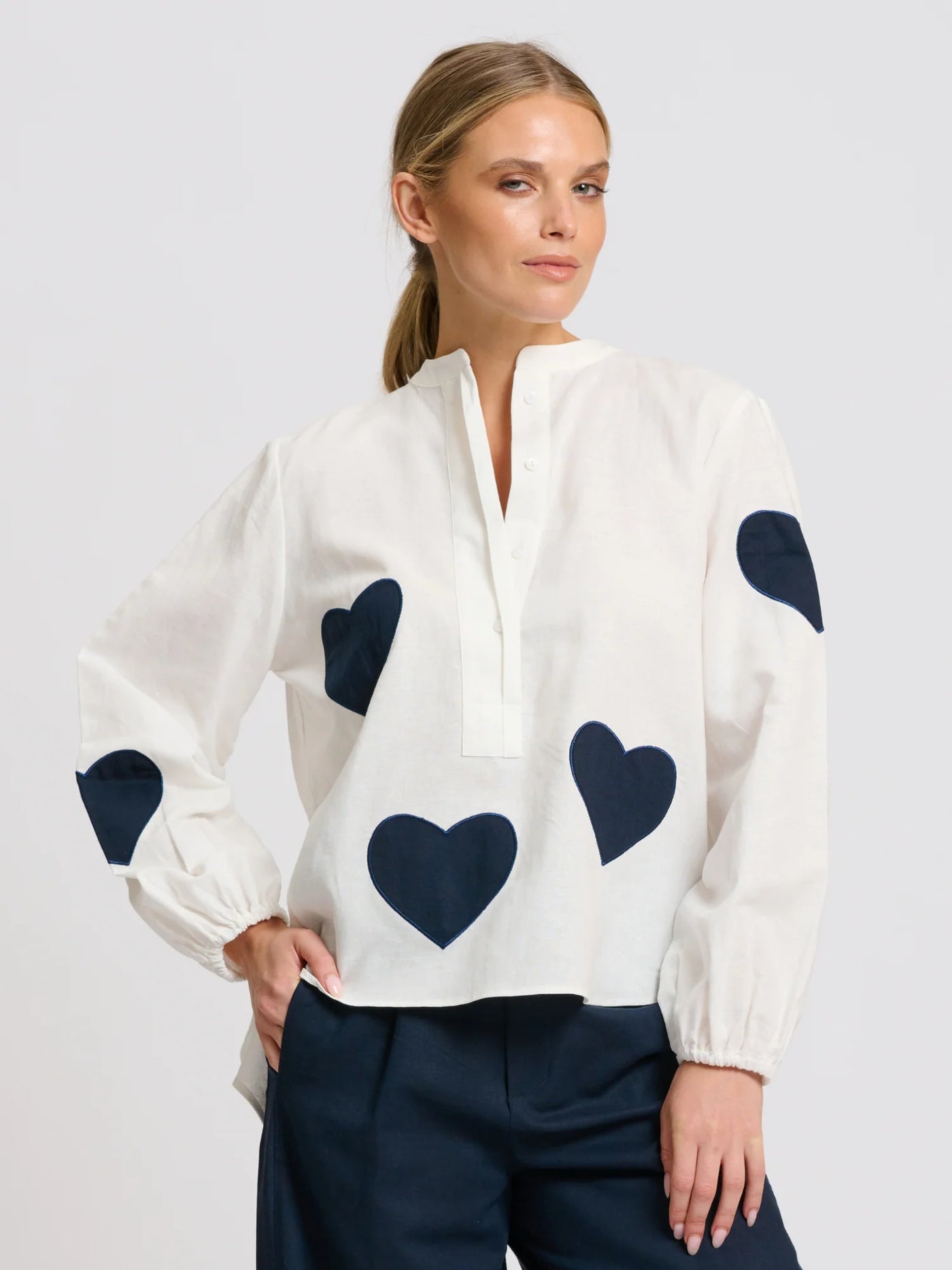 Kitty Popover Shirt - Ivory / Navy Heart Applique
