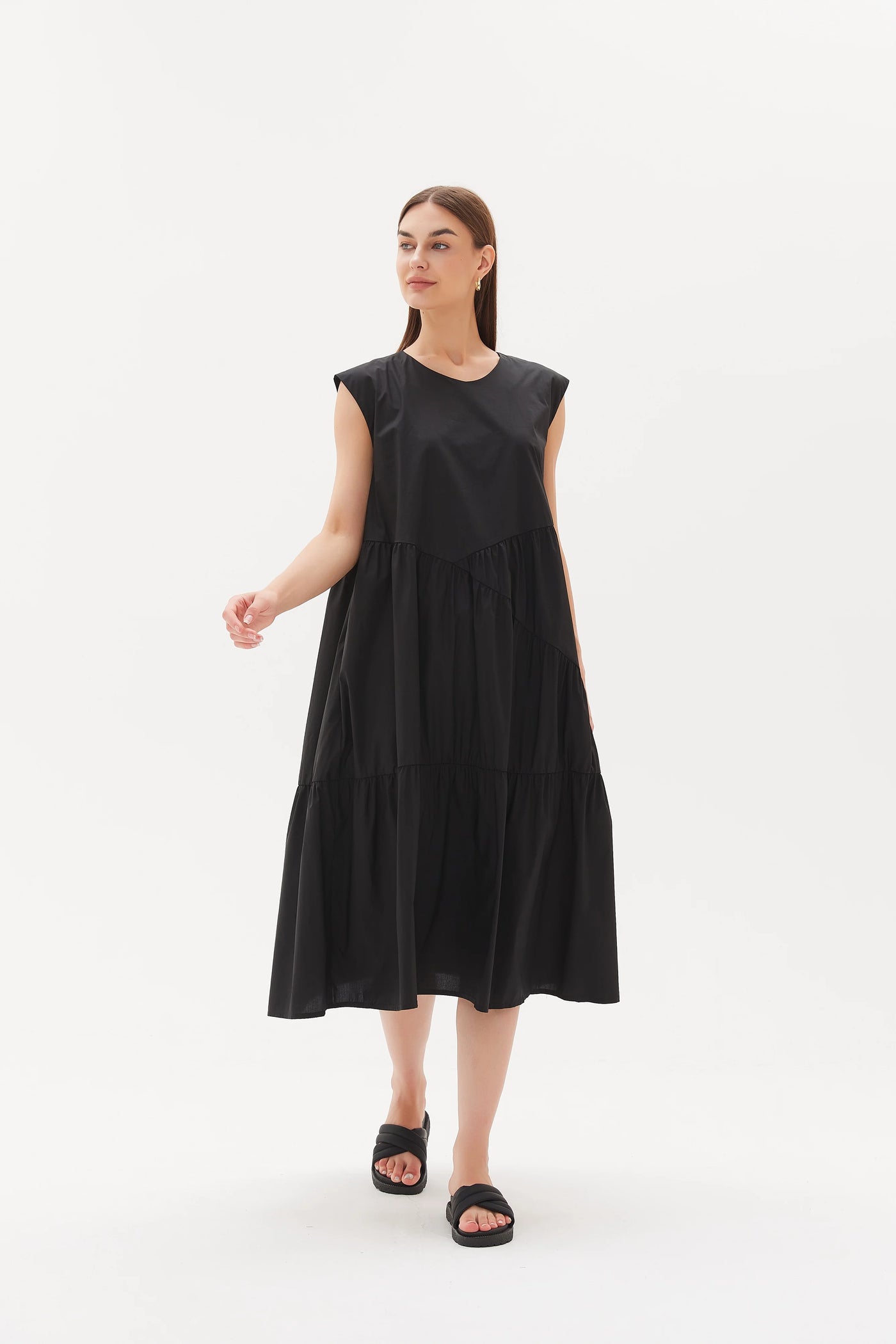 Gathered Angle Tiered Dress- Black
